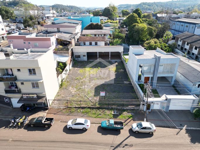 Terreno de 723mÂ² com BarracÃ£o no Bairro Alvorada | F. BeltrÃ£o