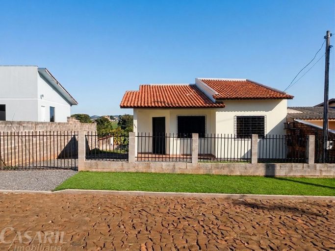Casa com 2 dormitÃ³rios e boa sobra de terreno Ã  venda, JARDIM ITÃLIA, FRANCISCO BELTRÃƒO - PR