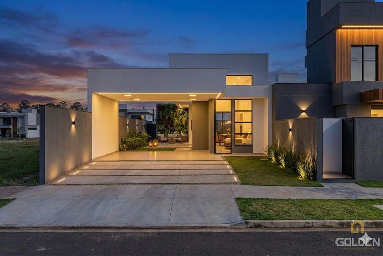 CASA EM ÓTIMA LOCALIZAÇÃO NO LOT. SÃO JOSÉ