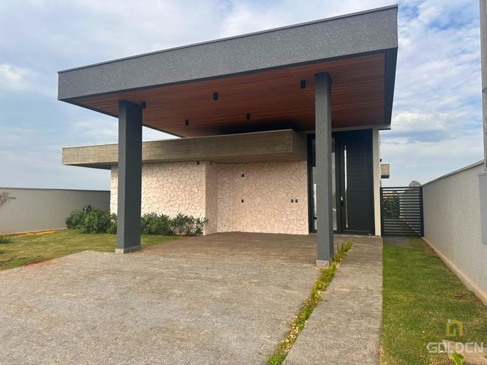 CASA COM PROJETO INCRIVEL NO BAIRRO CRISTO REI