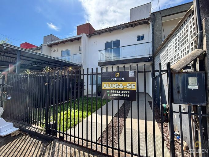 SOBRADO SEMIMOBILIADO PARA LOCAÇÃO