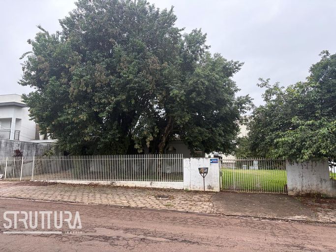 Casa com terreno amplo à venda, PRESIDENTE KENNEDY, FRANCISCO BELTRAO - PR