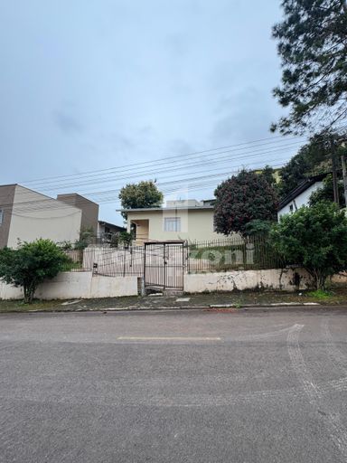 Casa a venda no Bairro Cristo Rei com excelente terreno de 513,97mÂ² - Casa a venda no Bairro Cristo Rei com excelente terreno de 513,97m²