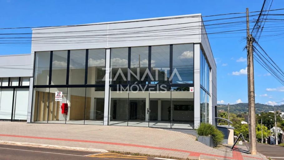 AMPLA SALA COMERCIAL COM 390 M² E MEZANINO PARA LOCAÇÃO! - Francisco Beltrão - PR